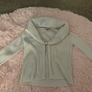 Cozy White Sweater with Faux Fur Collar